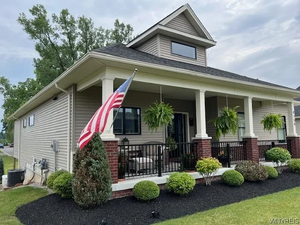 4150 Martingale Ct, East Aurora, NY 14052