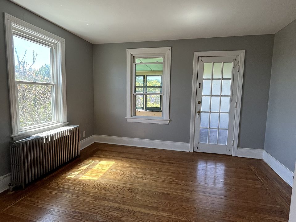 1st image of 240 Saratoga St #6