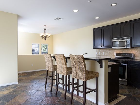 4th image of 208 Riverdale Ct APT 705