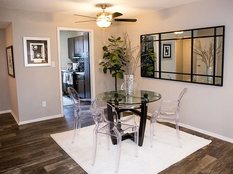 Brooks Crossing Apartments — Photo 11