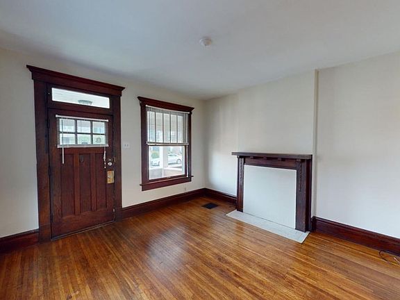 5th image of 157 E Maynard Ave