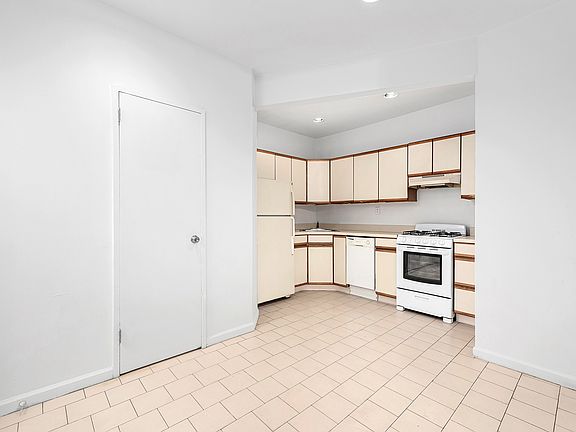 4th image of 1716 2nd Ave APT 3B