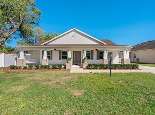 1225 Wild Daisy Dr, Plant City, FL 33563