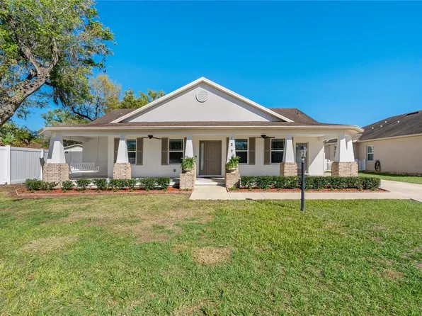 1225 Wild Daisy Dr, Plant City, FL 33563