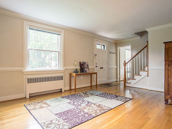 3rd image of 6622 W Franklin St