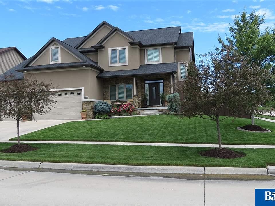 1st image of 2932 Valley Stream Dr