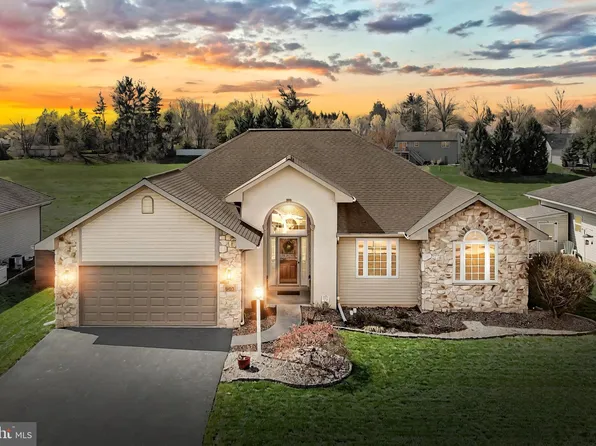 583 Blossom Trl, Mount Joy, PA 17552