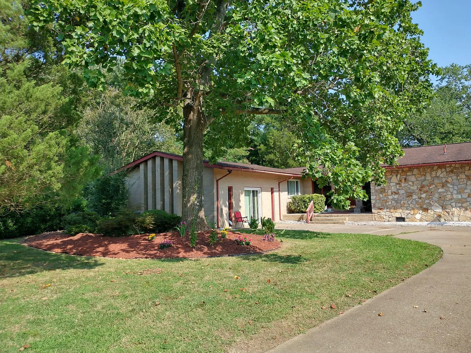 11 Towler Dr — Photo 2