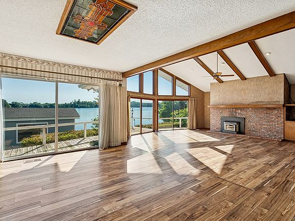 3rd image of 108 Tierra Lago Dr