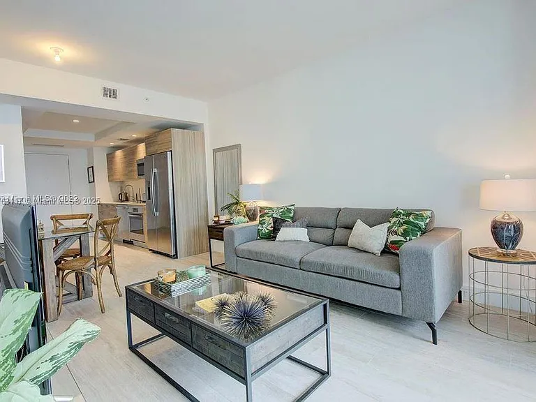 121 NE 34th St #1603 — Photo 6
