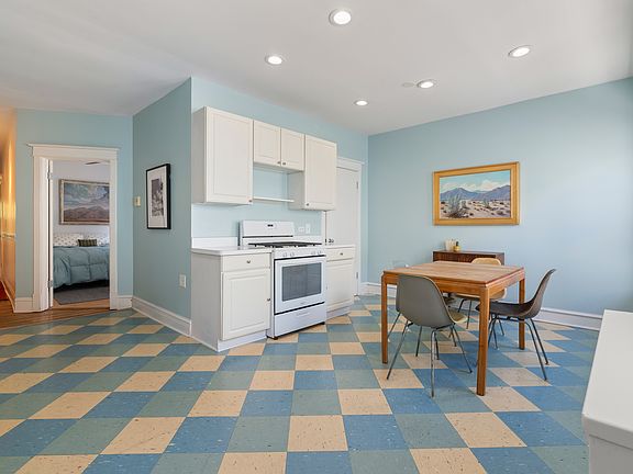 3rd image of 1728 W Leland Ave #3W