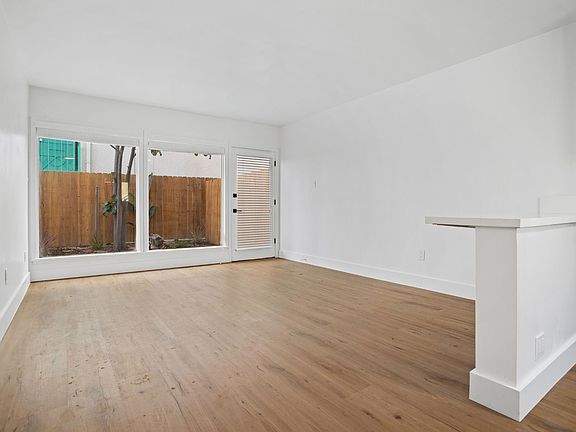 5th image of 3741-3745 Jasmine Ave #1