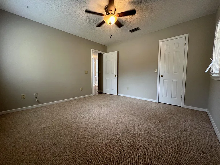 214 Westbrooke Dr — Photo 8