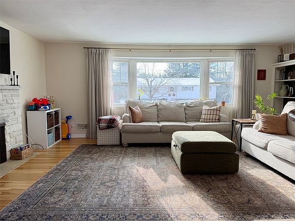 5th image of 3613 Alameda Ln