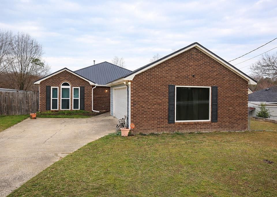 1st image of 208 Mill Pond Dr