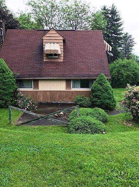 2nd image of 8 W Tempalena Ave
