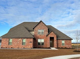 1137 Camerino St, Tontitown, AR 72762