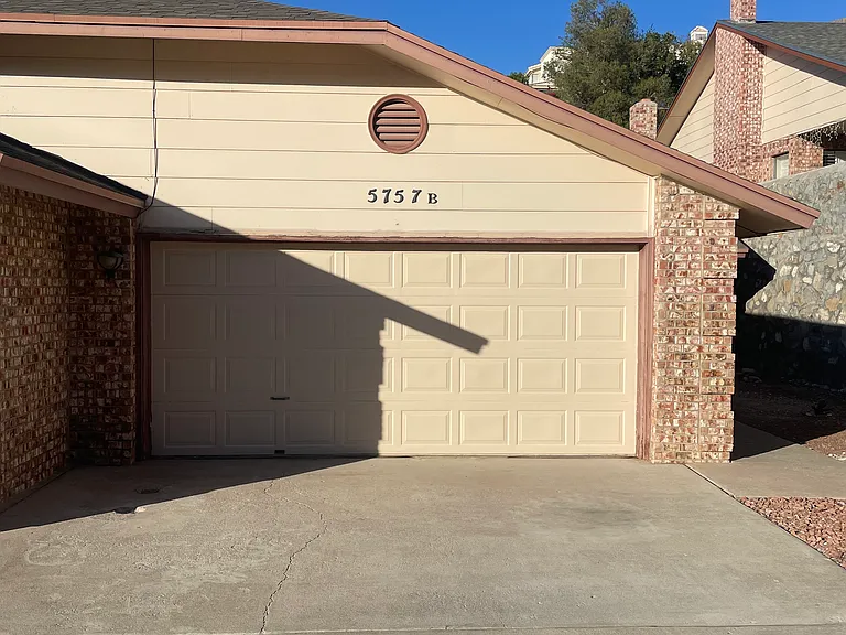 5757 Lawndale Dr #B — Photo 20