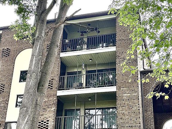 2nd image of 5 Fairway Rd