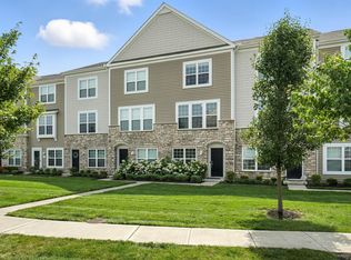 456 Autumn Ridge Cir, Pickerington, OH 43147