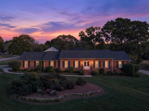 126 Woody Creek Rd, Greer, SC 29650