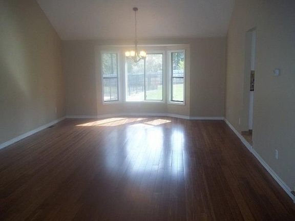 2nd image of 1112 E Woodcrest Ct