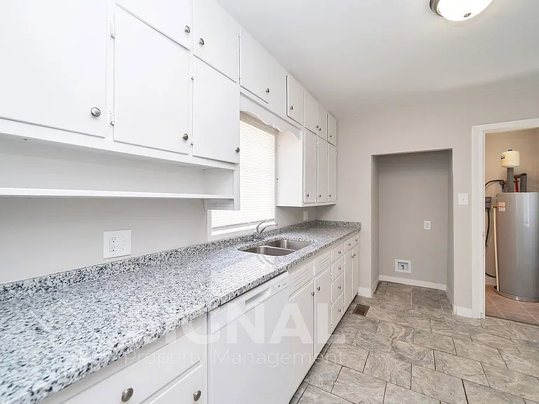 300 Norwood Ave — Photo 7