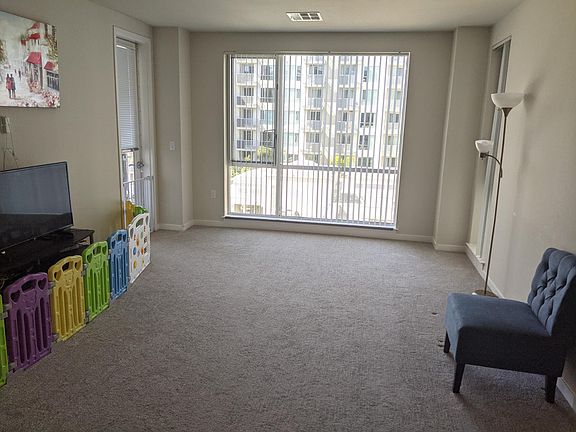 3rd image of 5504 Moreland Way