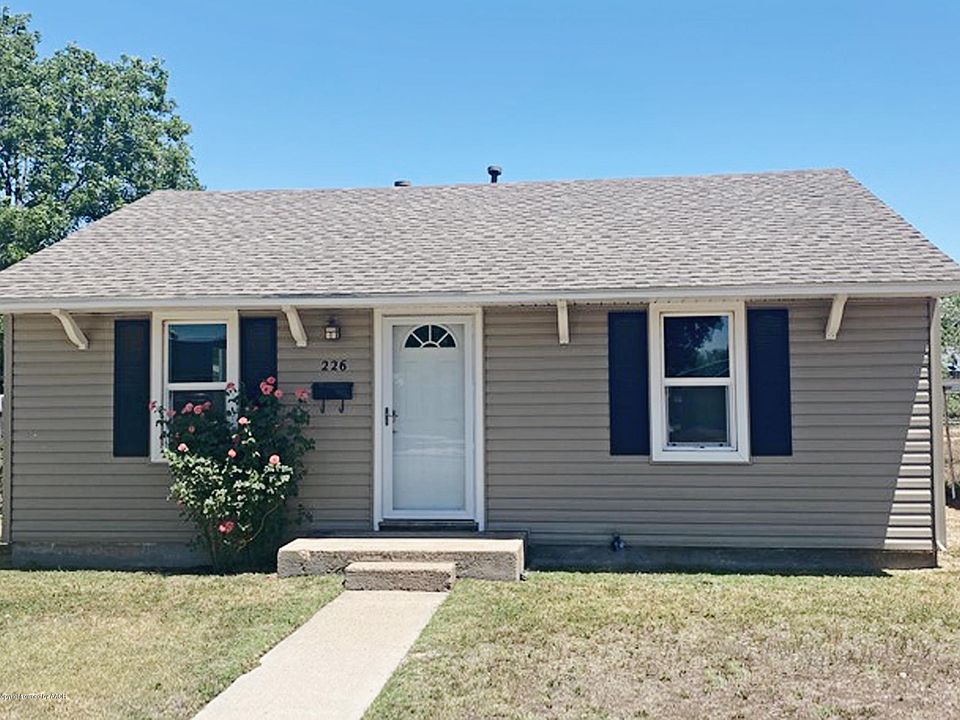 1st image of 226 Pine Ave