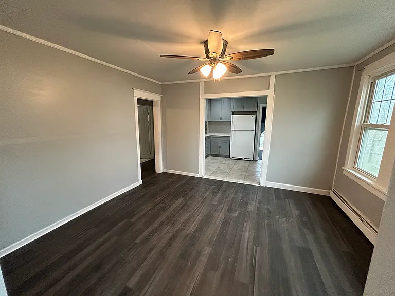 1405 Langston Ave — Photo 3