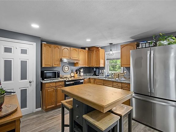5th image of 73 Harrison St