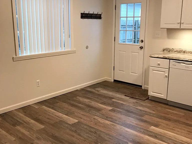 709 Walnut St — Photo 11