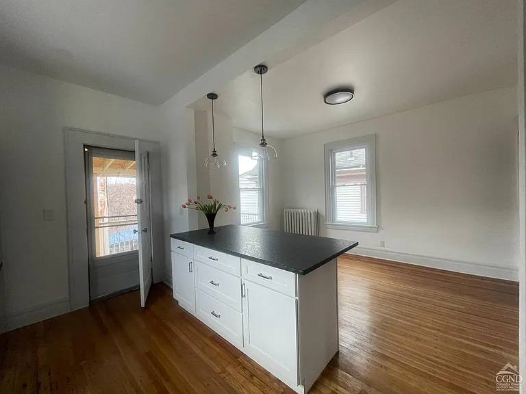 817 Columbia St #2 — Photo 15