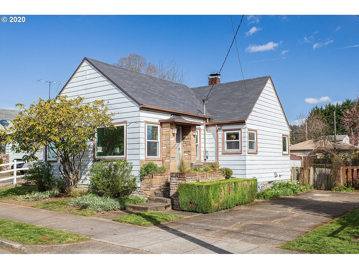 2218 SE 44th Ave photo 1