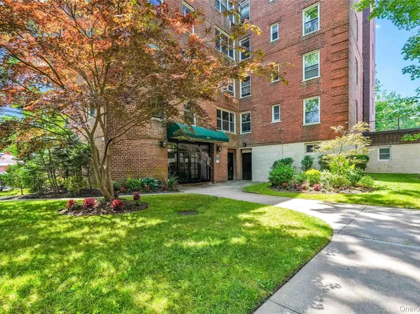 28-02 Parsons Boulevard #4E, Flushing, NY 11354