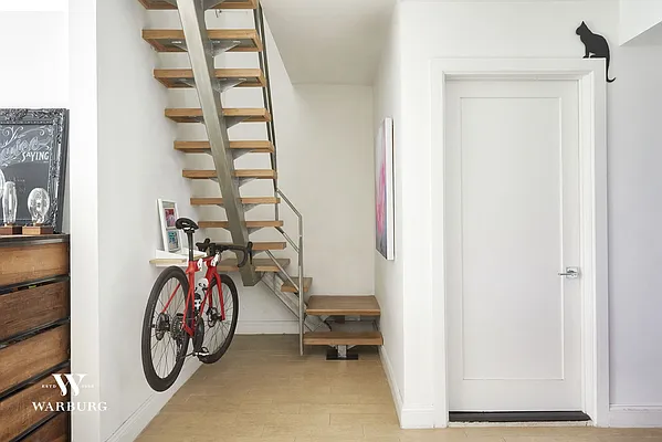 Sold by Warburg | media 14