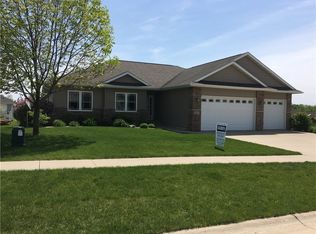 2015 Rosewood Ridge Dr, Marion, IA 52302