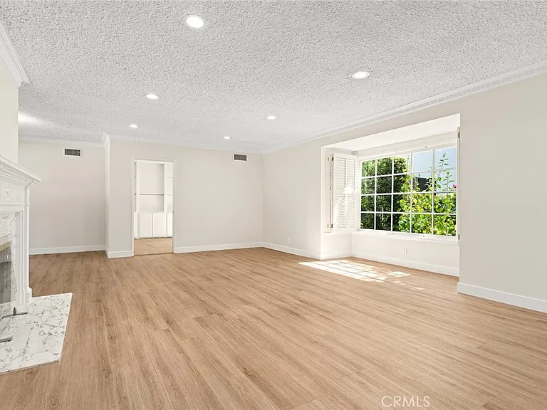 681 S Orange Grove Blvd #3 — Photo 5