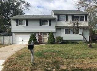 44 Campo Ave, Selden, NY 11784