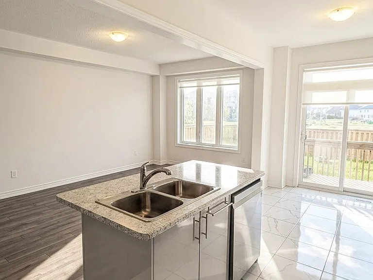 17 Rochester Dr — Photo 7
