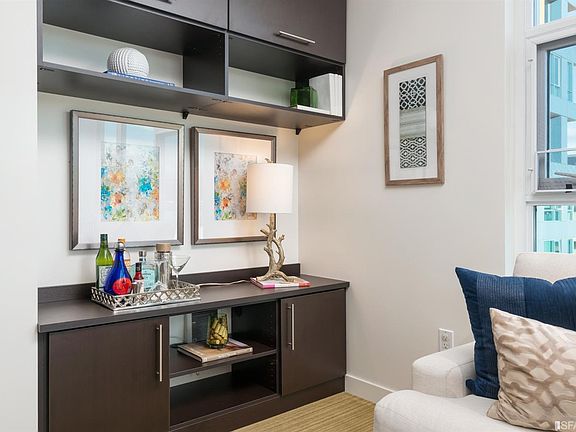 4th image of 300 Berry St Unit 812