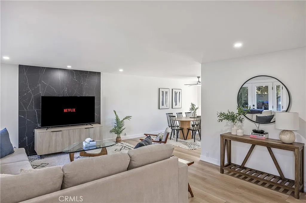 5 bed, 2570 sqft, $20,000 — Photo 4