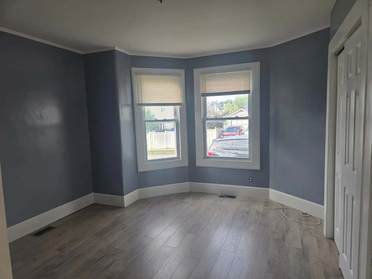 3 bed, 1000 sqft, $2,350 — Photo 3
