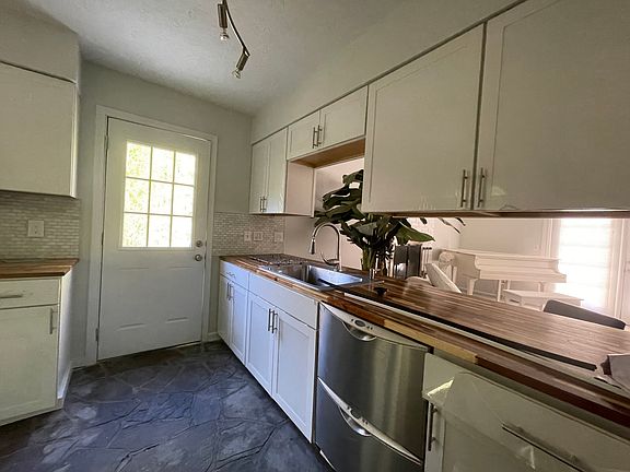 5th image of 770 Price Knoll Ln
