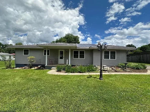 113 Foster St, Buckhannon, WV 26201