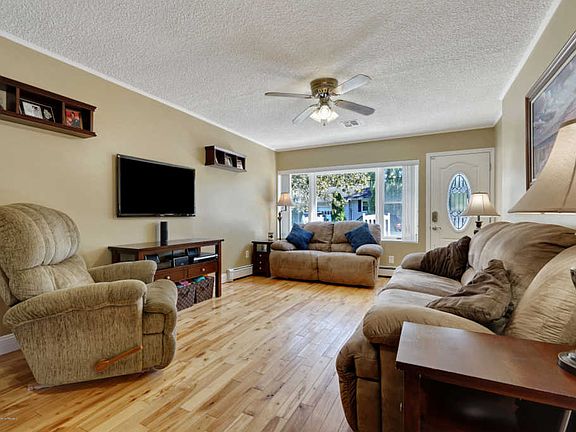 4th image of 316 Tiller Ave