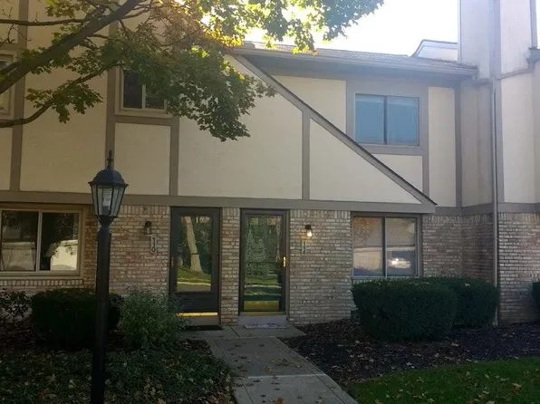 114 Corbins Mill Dr, Dublin, OH 43017