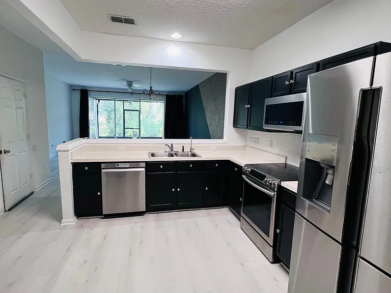 5009 Hawkstone Dr — Photo 3