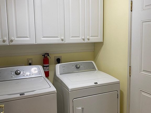 5th image of 839 Sutherland Ave