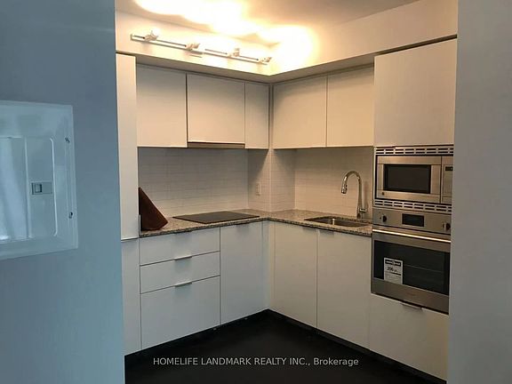 4th image of 955 Bay St #1513